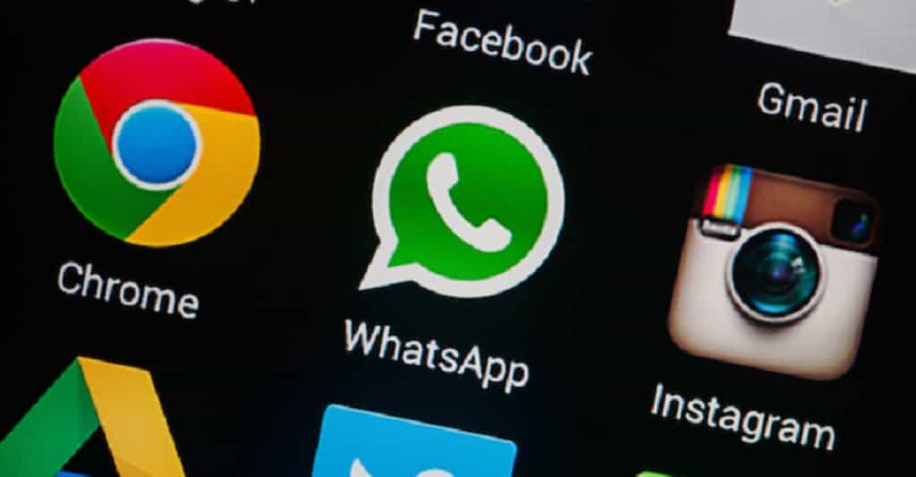 Adicionar pessoas em grupos de WhatsApp será passível de multa