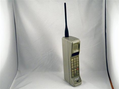 Telefonia móvel : O primeiro celular comemora 30 anos